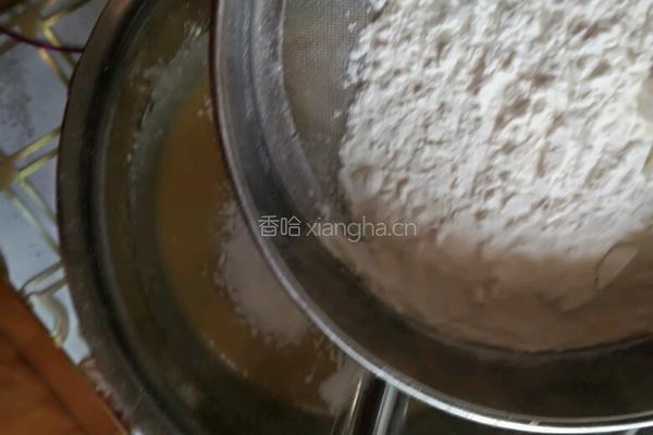 板栗戚风蛋糕的做法图解3