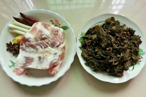 盐菜扣肉的做法图解1