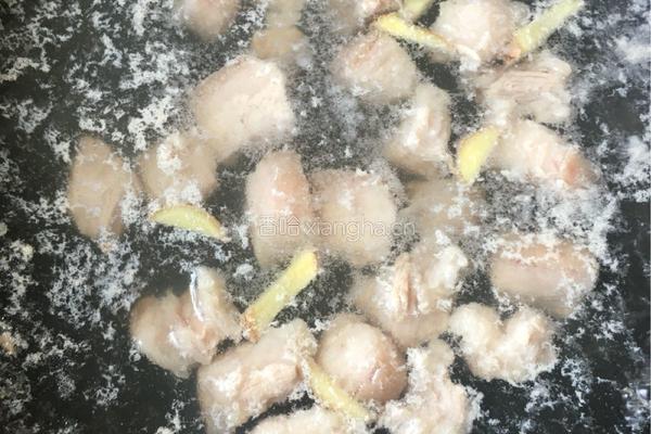 笋干毛豆炖肉的做法图解4