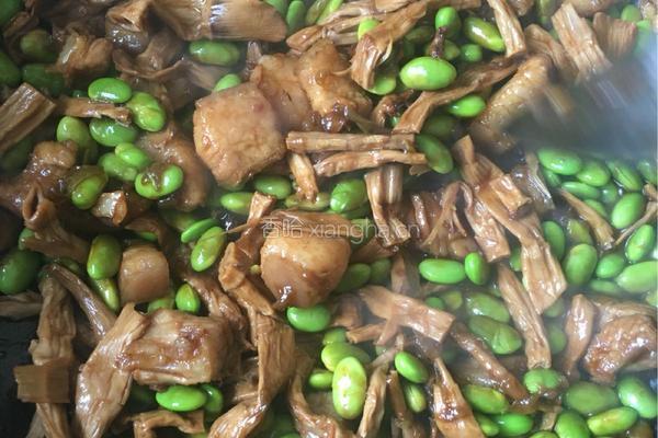 笋干毛豆炖肉的做法图解8