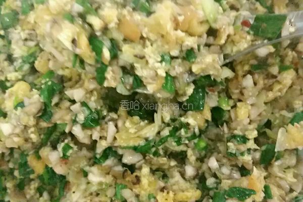 香菇鸡蛋白菜小葱饺子的做法图解4