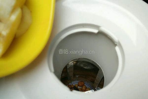 花生水果奶昔的做法图解3