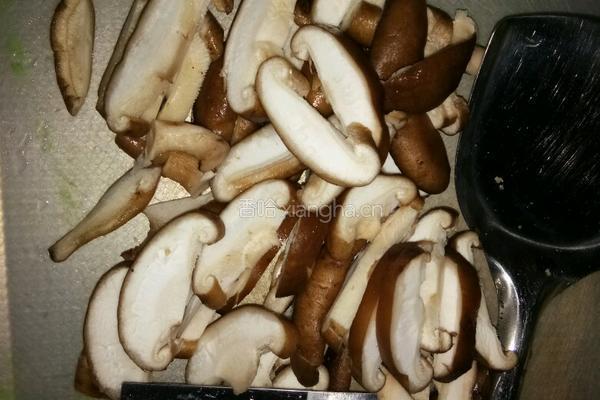 香菇肉酱的做法图解2