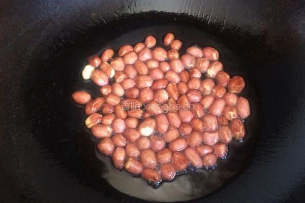 老醋菠菜木耳花生米的做法图解8