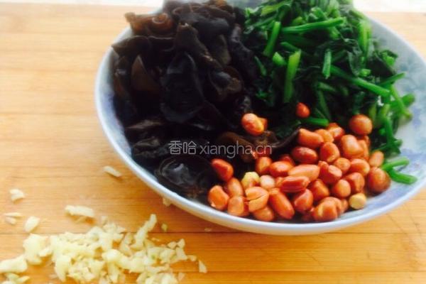 老醋菠菜木耳花生米的做法图解9