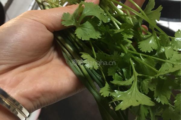 香菇蒸鸡的做法图解4