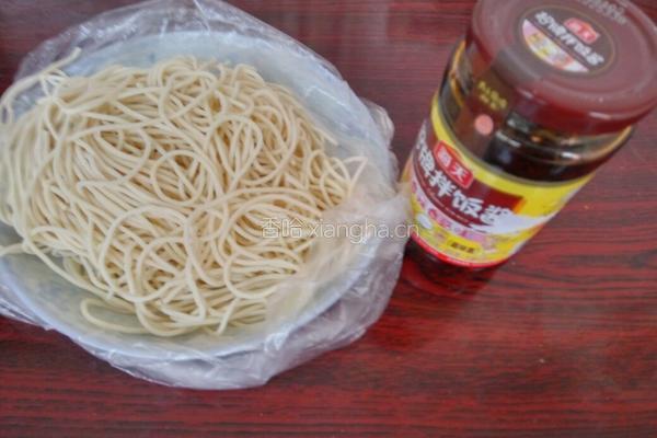 海天拌酱面的做法图解1