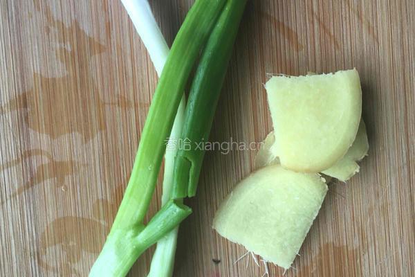 水煮河虾的做法图解2
