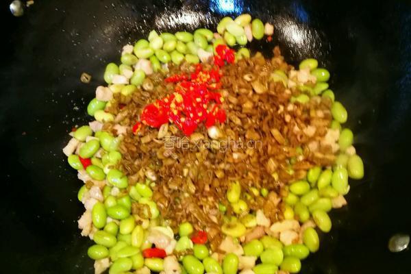 酸菜肉丁炒毛豆的做法图解7