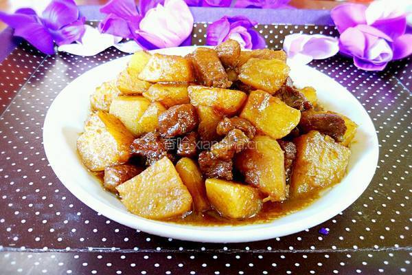红烧肉炖土豆的做法图解8