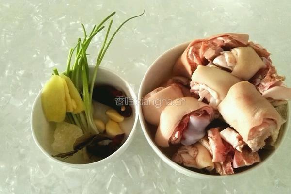 酱肘子的做法图解1