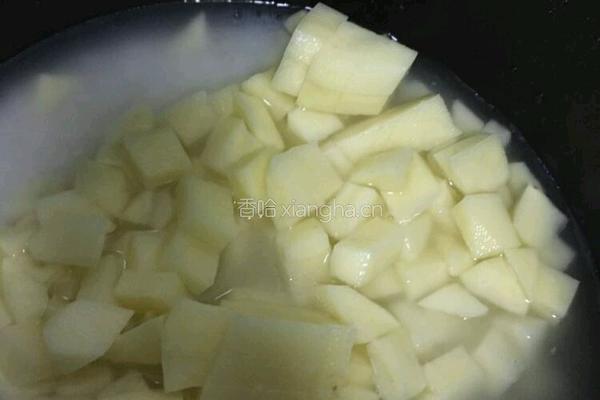 土豆焖饭的做法图解2
