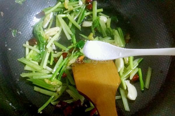 香芹炒牛肉的做法图解10