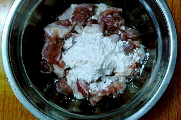 木耳炒肉片的做法图解3