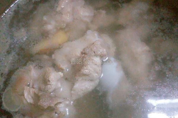 猪骨奶白菜汤的做法图解3