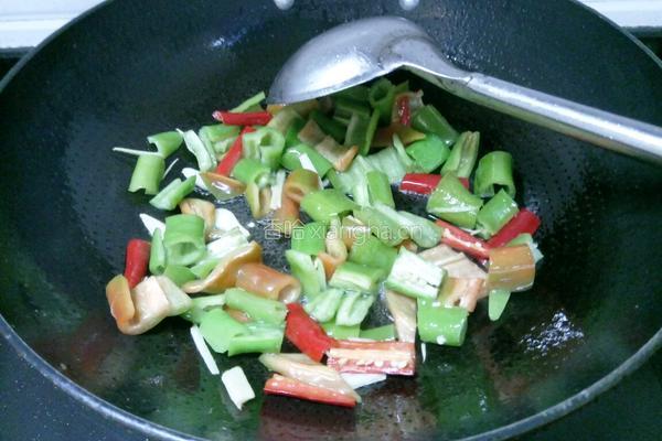 爆炒鹅肉的做法图解2