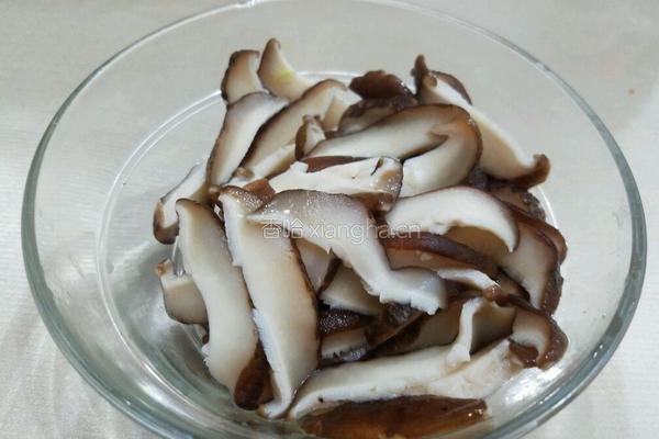 小青菜炒香菇的做法图解5