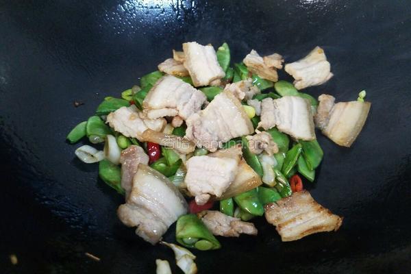 五花肉炒扁豆的做法图解11