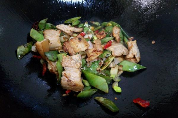 五花肉炒扁豆的做法图解12