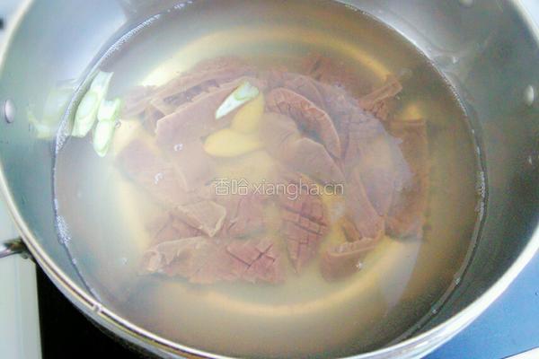 木耳炒腰花的做法图解5