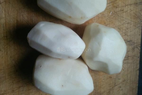 拔丝土豆的做法图解1