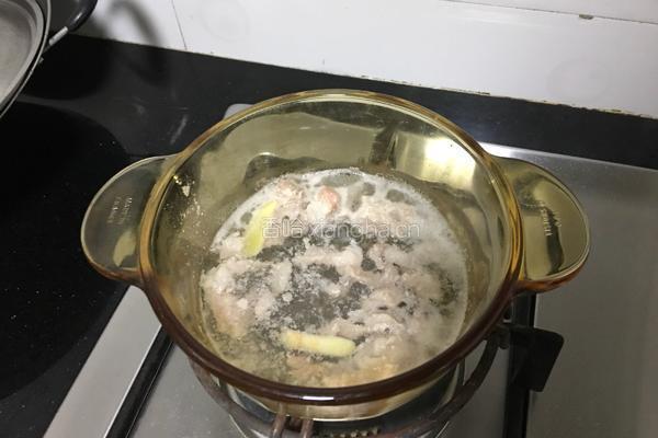 金鼓鱼白合汤的做法图解3