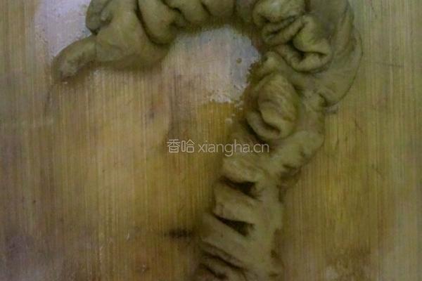 尖椒肥肠的做法图解1