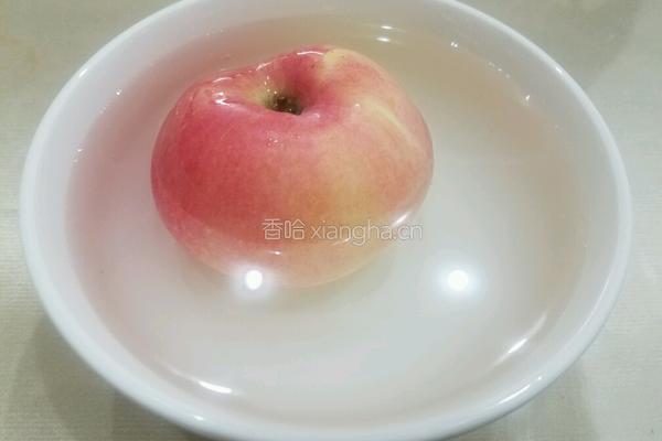 银耳枸杞苹果汤的做法图解2