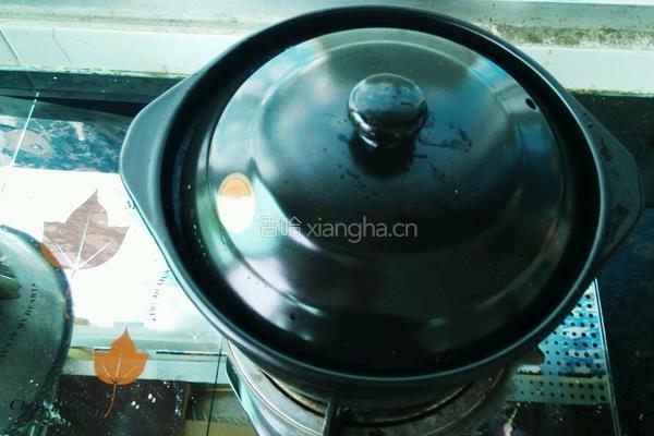 秘制砂锅方便面的做法图解2