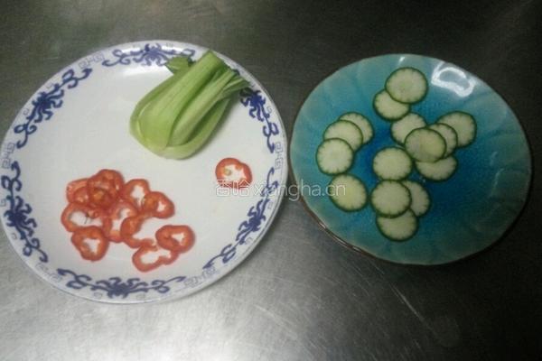 花开富贵(红油腐竹)的做法图解3