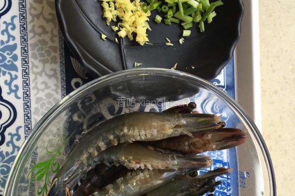 烤箱盐焗九节虾的做法图解1