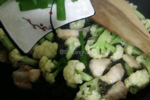五花肉炒野菜花的做法图解5