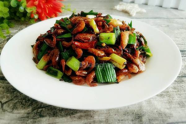 蒜苗炒小河虾的做法图解10