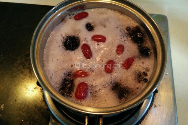 黑米糯米圆红枣粥的做法图解5