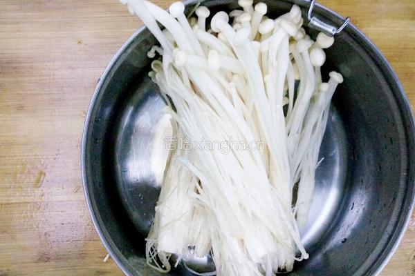 蒜蓉番茄金针菇的做法图解1