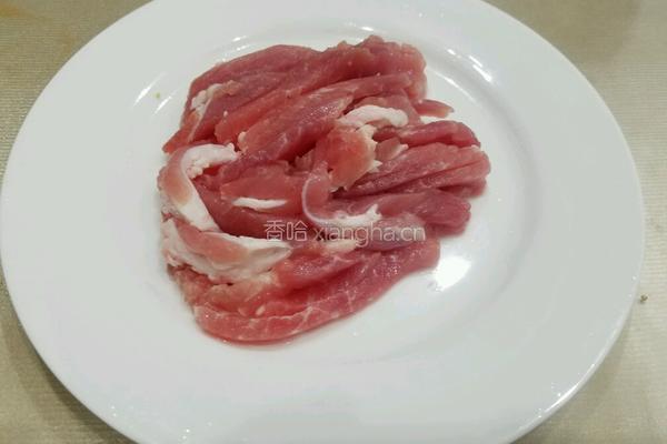 杏鲍菇炒肉丝的做法图解1