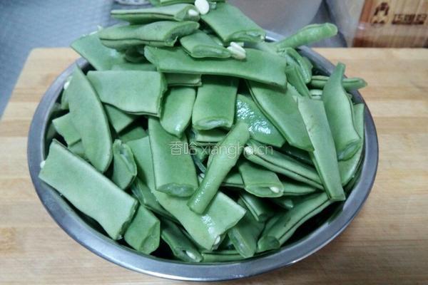 酱焖扁豆的做法图解1