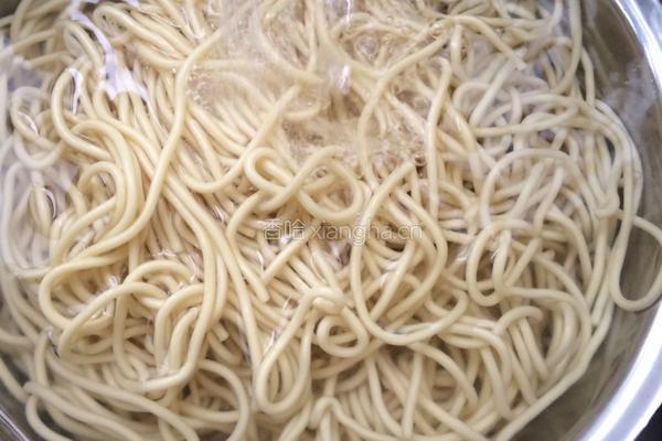 葱油拌面的做法图解3