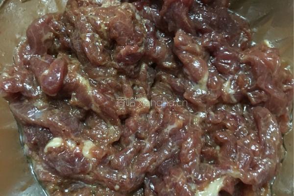青椒烩牛肉的做法图解5
