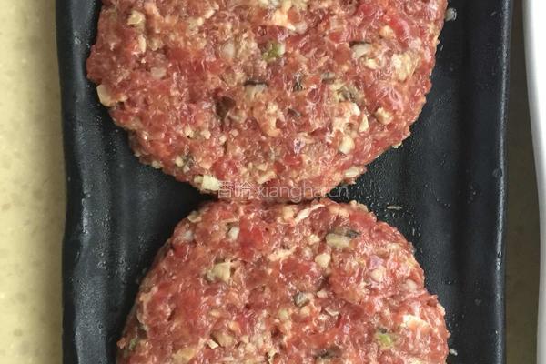 牛肉鸡蛋大汉堡的做法图解4