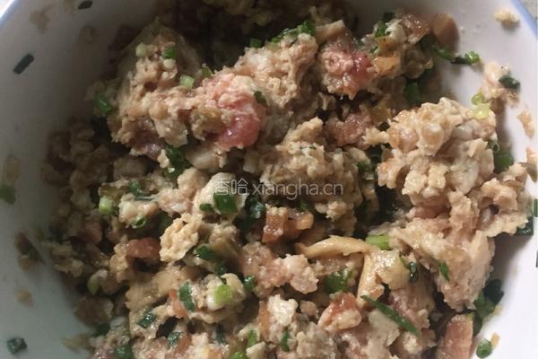 鲜肉河虾大馄饨的做法图解2