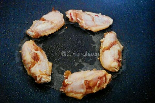 咸香微辣鸡翅的做法图解2