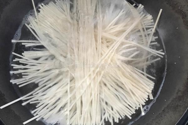 黄豆酱拌面的做法图解3