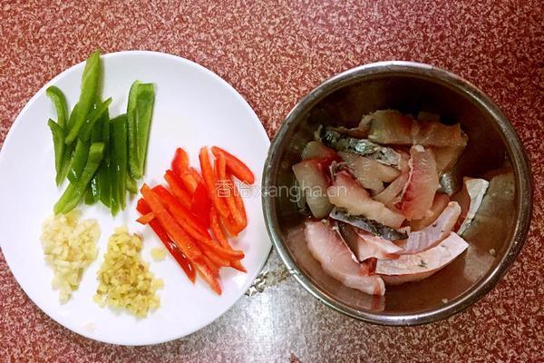 炒鱼片的做法图解2