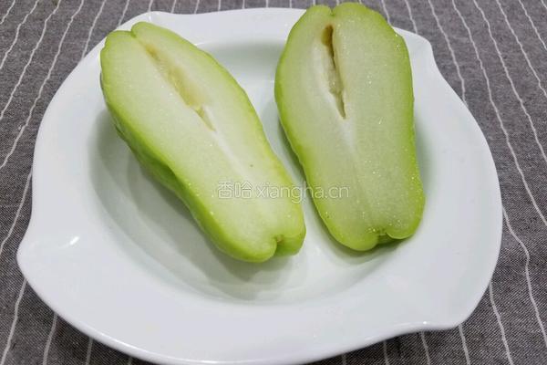 佛手瓜炒鸡蛋的做法图解1