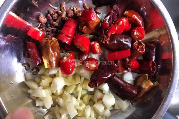 香辣肉末茄子煲的做法图解4