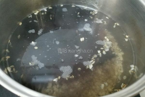 红枣燕麦黑米粥的做法图解5