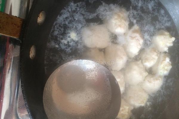 鸡肉丸子炖小白菜的做法图解5