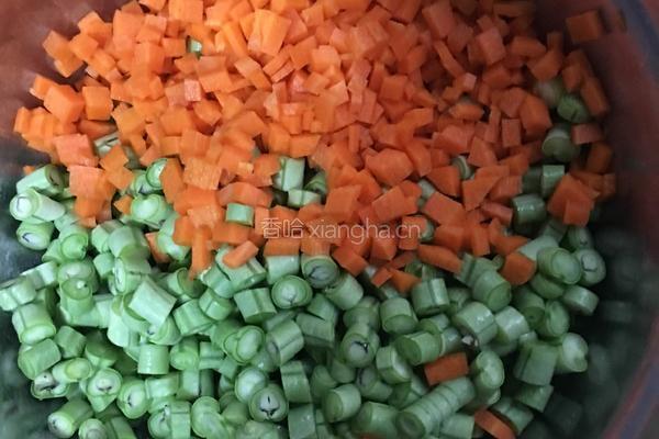 豆角胡萝卜肉包的做法图解3