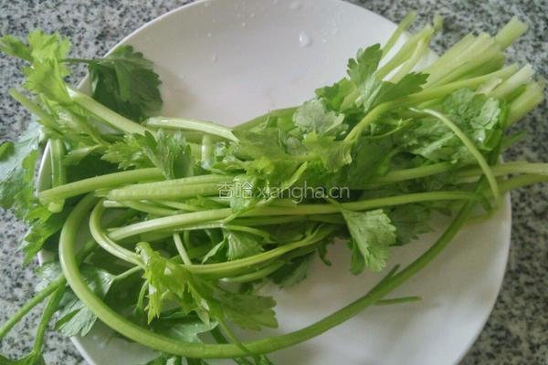 芹菜炒香干的做法图解1
